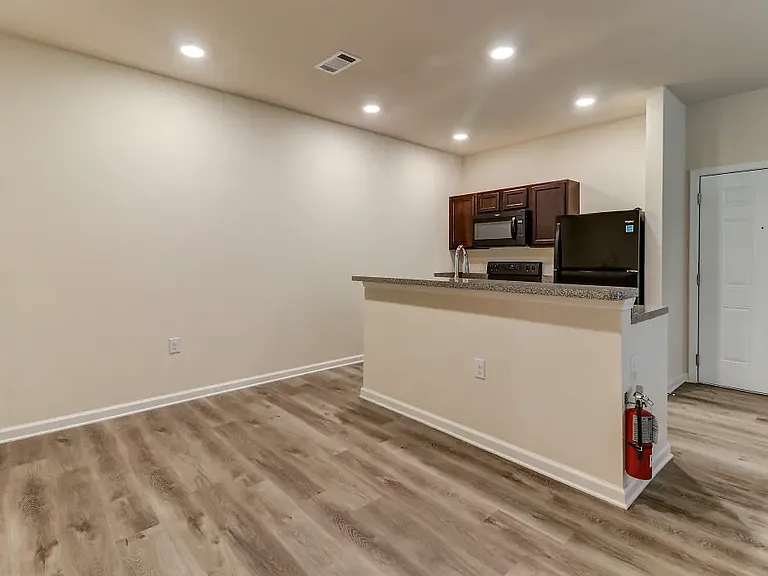 West Way I Apartments — Photo 14