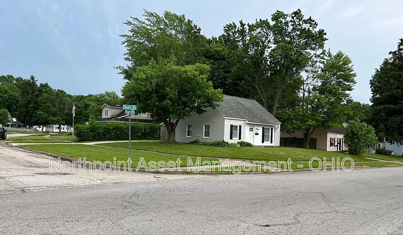 1st image of 1909 Searl St