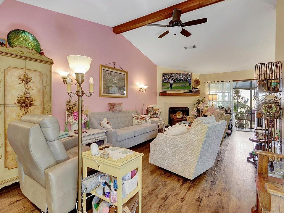 1st image of 8 Grafton Ct #8