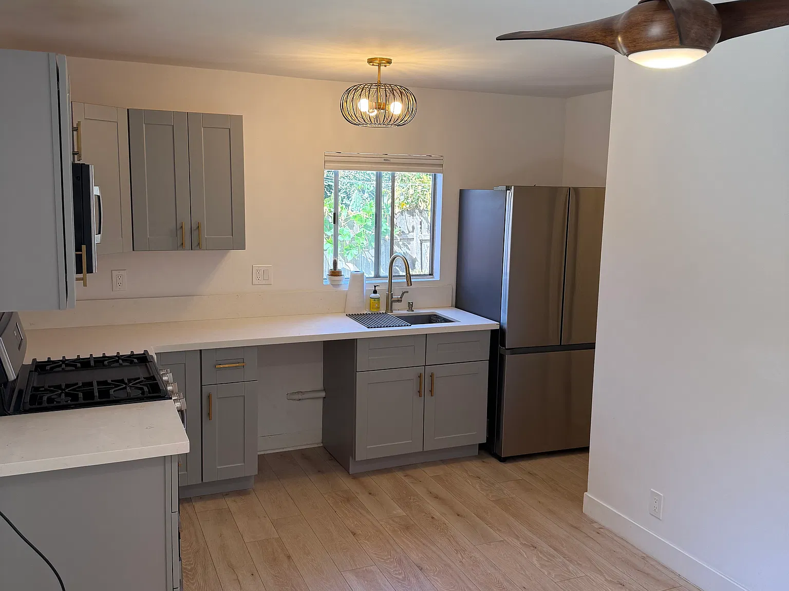 2 bed, 650 sqft, $3,600 — Photo 2