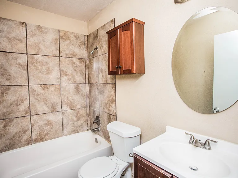 2811 43rd St #10 — Photo 31