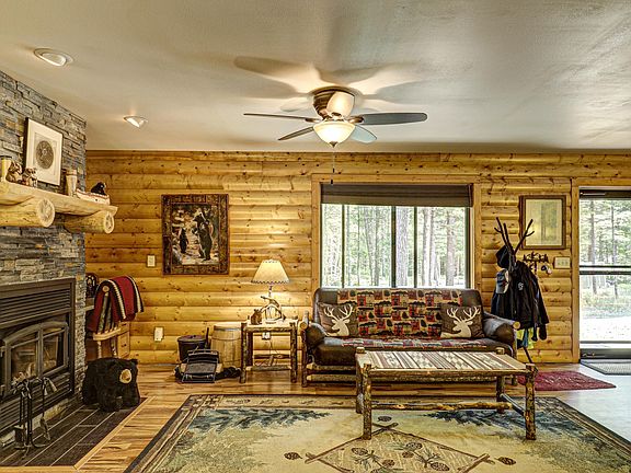 4th image of 8445 Frontier Cres W
