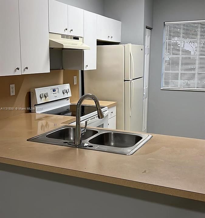 1st image of 8821 S Isles Cir #0