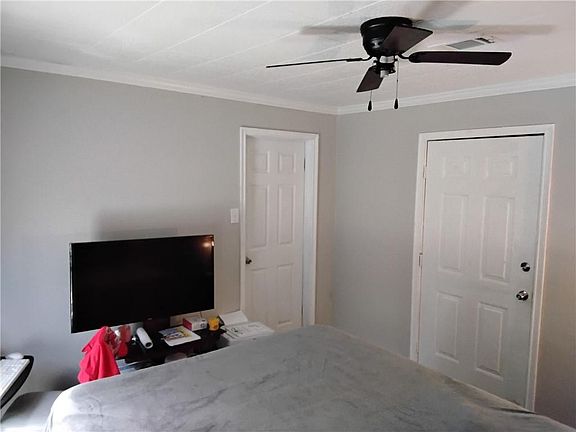 4th image of 607 S Louisiana Ave