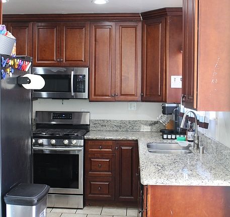 4th image of 8167 Bellingham Ave
