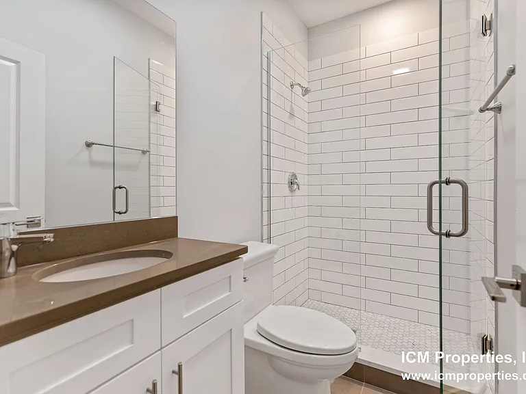 344 W Dickens Ave #1 — Photo 6