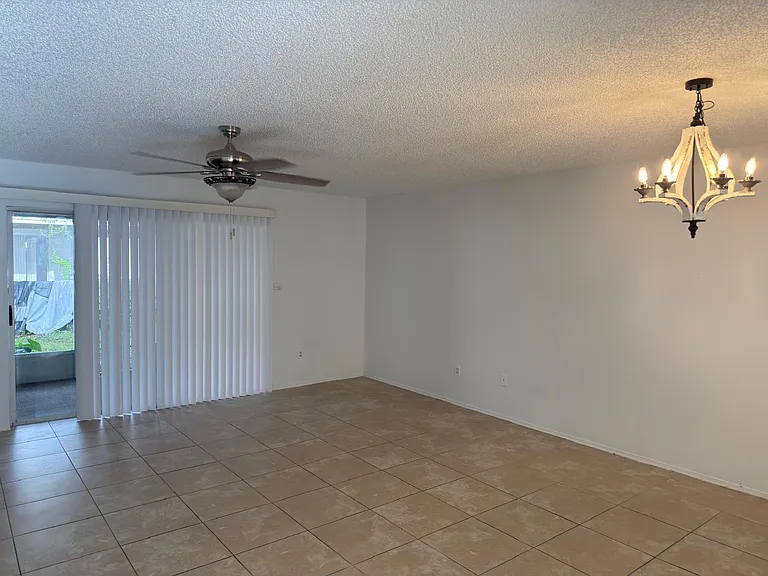 603 Bainbridge Dr — Photo 9