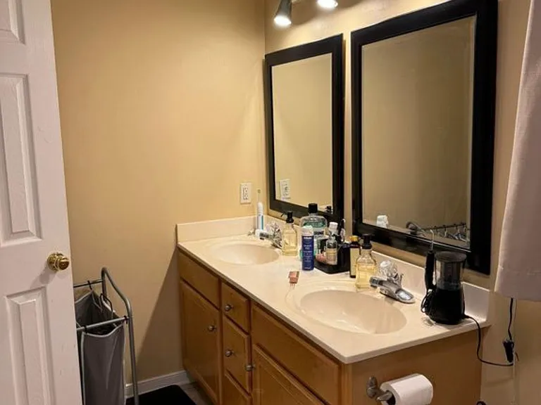 11729 Park Forest Ct — Photo 9