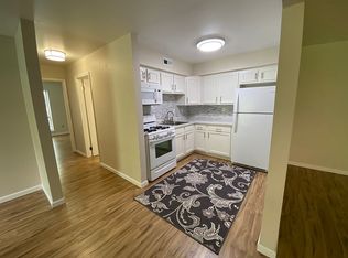 1100 College Park Dr APT 4, Coraopolis, PA 15108