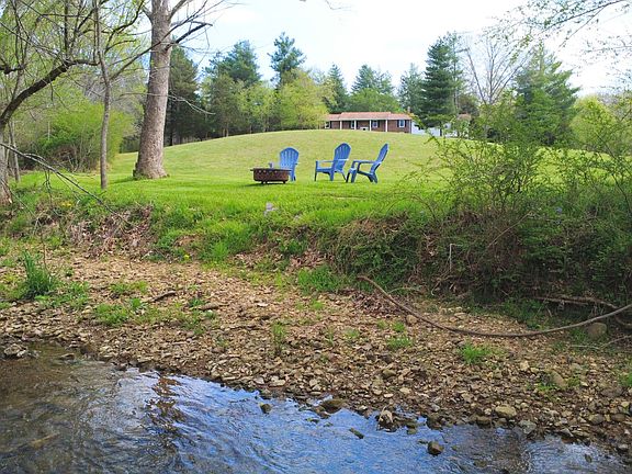 3rd image of 293 E Piney Rd