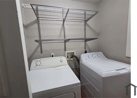 909 McIntosh St — Photo 14