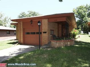 1220 S 44th St, Lincoln, NE 68510