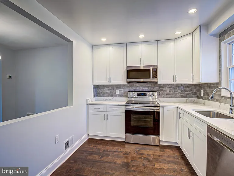 5 Climbing Ivy Ct — Photo 18