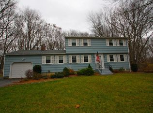 77 Glenwood Dr, Guilford, CT 06437
