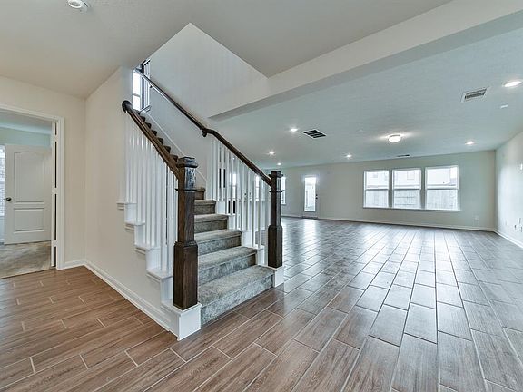5th image of 5315 Rose Trellis St