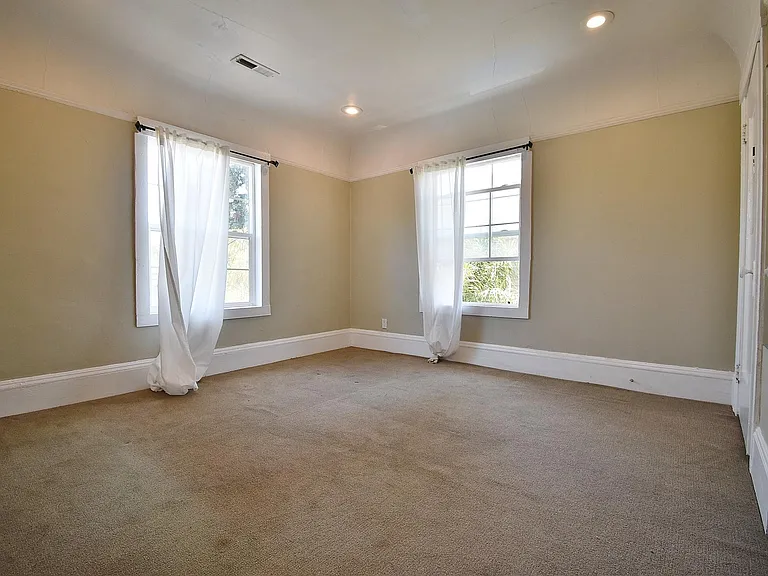 2214 Ashby Ave — Photo 10