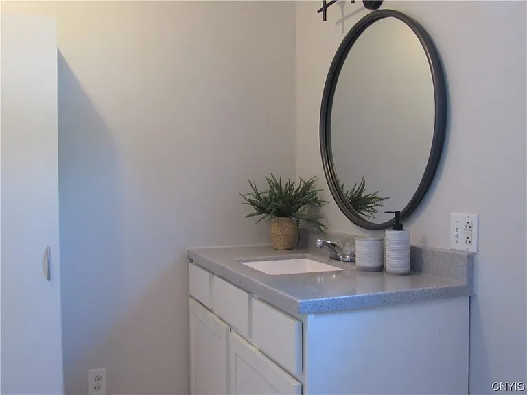 28 E River Rd #2-1 — Photo 32