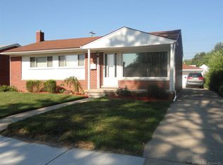 22025 Schroeder Ave, Eastpointe, MI