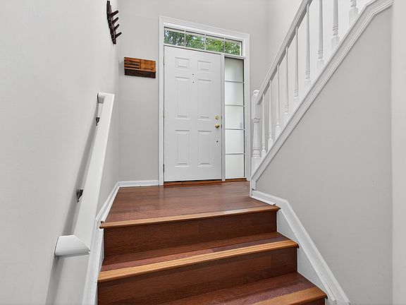 3rd image of 4164 Zinnia Ln