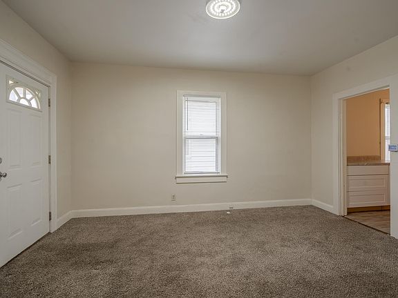 5th image of 1302 S Harlan Ave