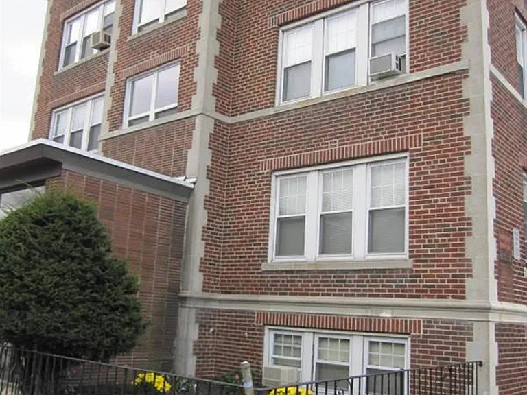 20 Grove St #23 — Photo 3