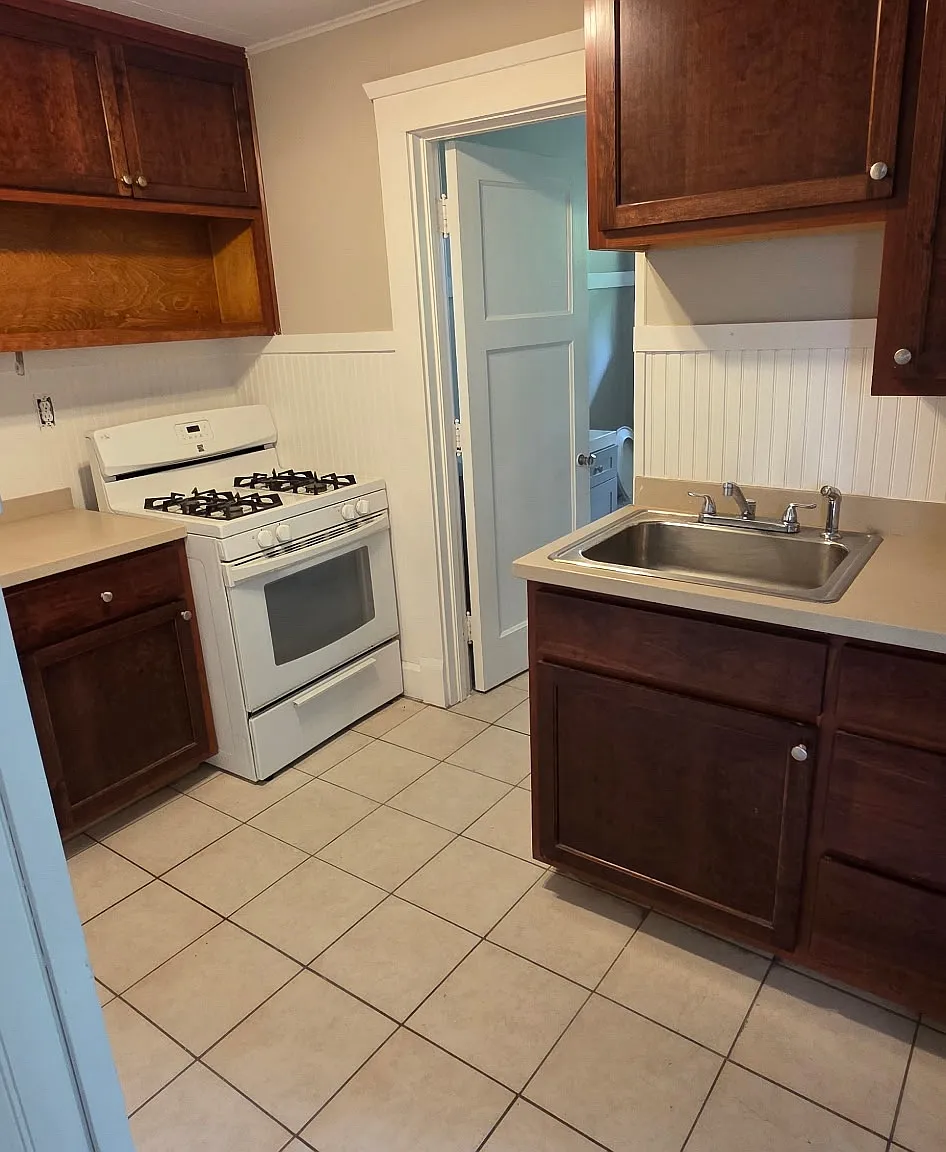 1 bed, 836 sqft, $900 — Photo 1