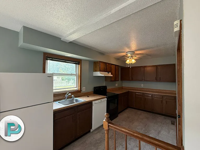119 E North St #119 — Photo 6