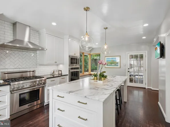 6036 Broad St, Bethesda, MD 20816