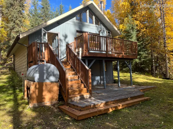 805 Chena Hills Dr, Fairbanks, AK 99709