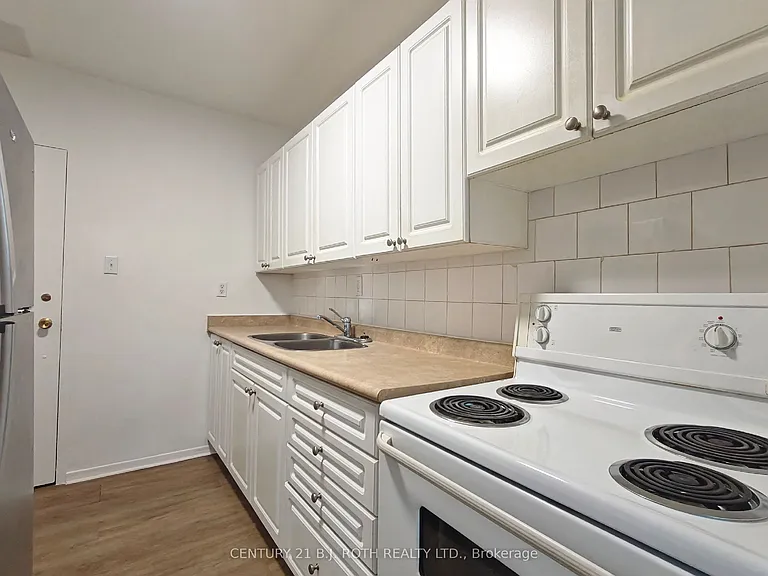 37 Peel St #301 — Photo 4