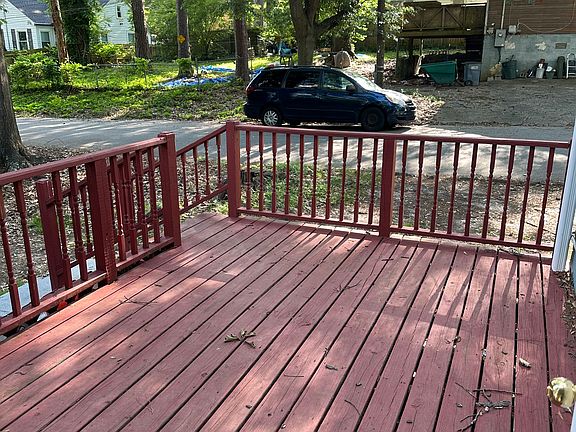 Outdoor deck