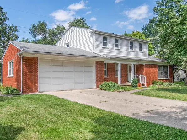 2415 Otter St, Warren, MI 48092