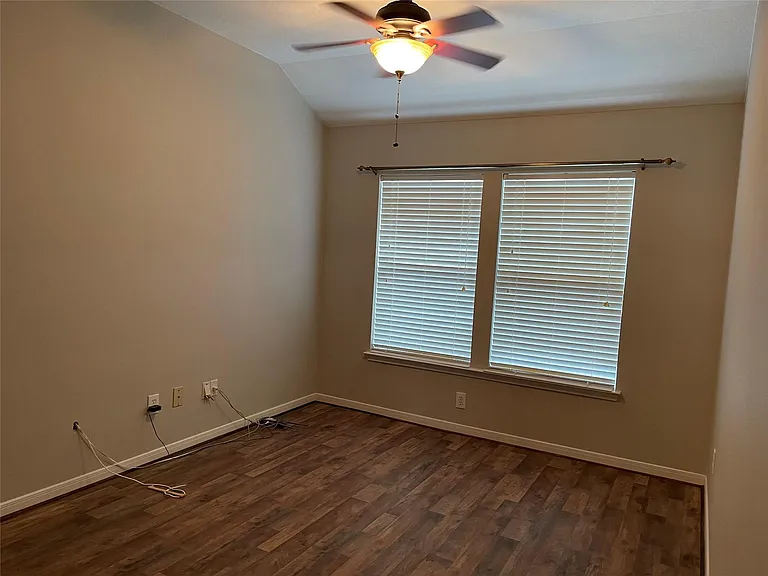 25011 Emporia Point Ct — Photo 21