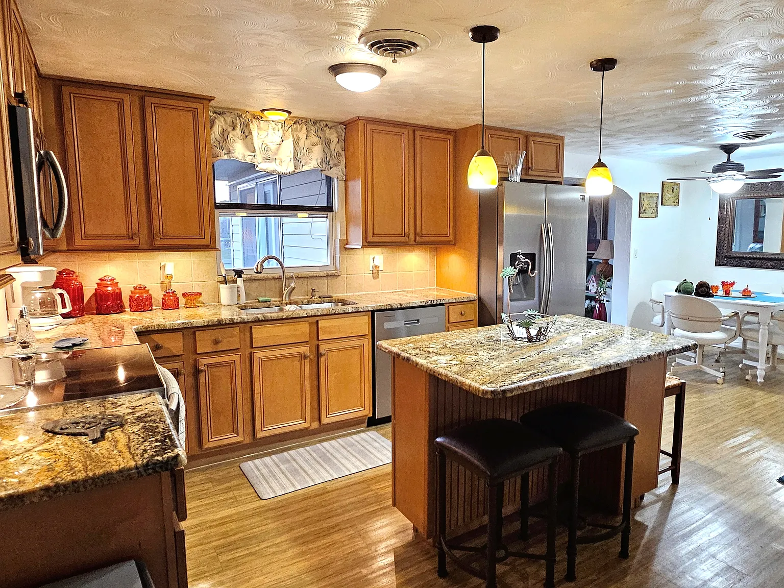 1120 Lampp Dr — Photo 3
