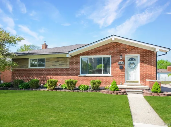 1545 Connie Ave, Madison Heights, MI 48071