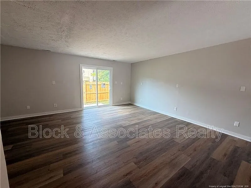2 bed, 2.5 bath, $1,100 — Photo 4