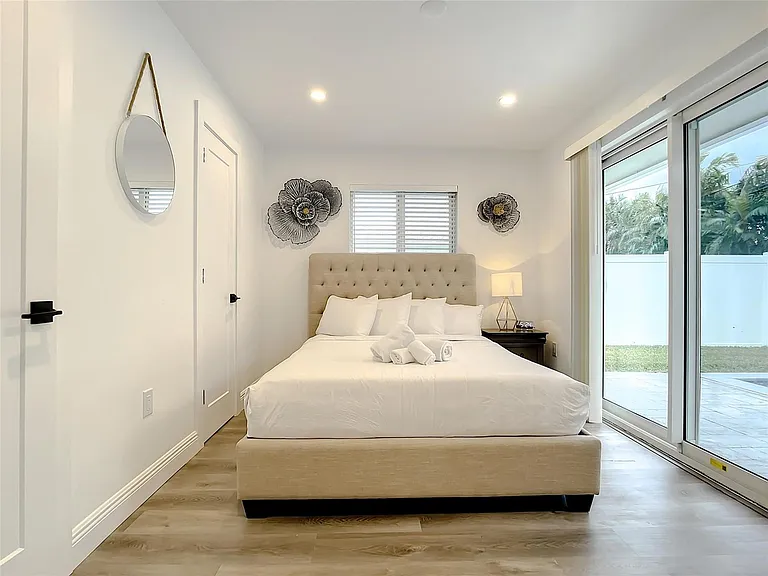 2100 NE 45th St #1 — Photo 13