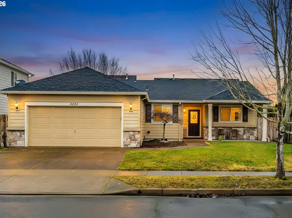 3201 Oxford St, Woodburn, OR 97071