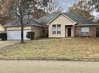 419 Autumn Creek Dr, Ridgeland, MS 39157