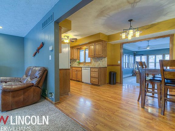 2nd image of 7511 Garland St