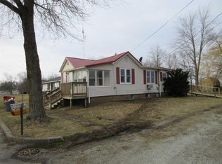 411 N Franklin St, Mentone, IN
