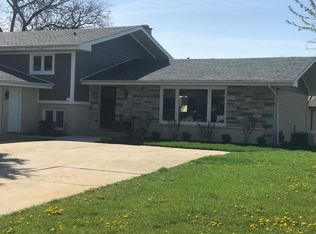 7655 W Sequoia Rd, Palos Heights, IL 60463