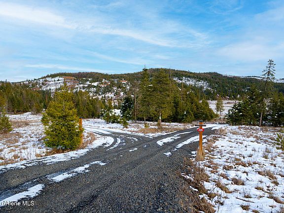 4th image of 992 Green Valley Rd