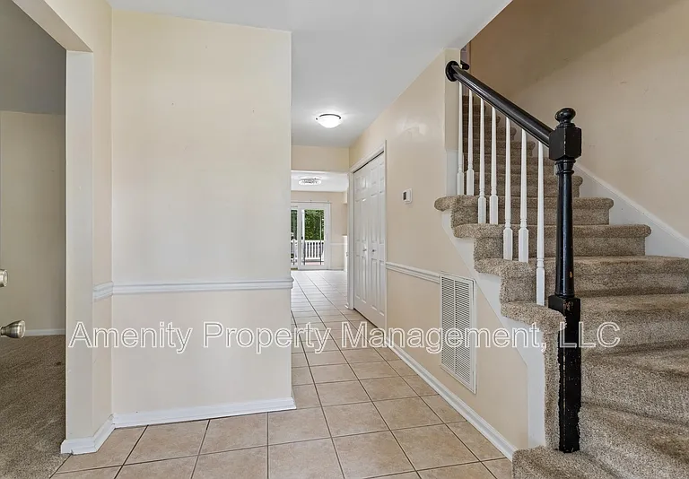 1012 Austenwood Ct — Photo 4