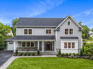 7 Yale St, Garden City, NY 11530