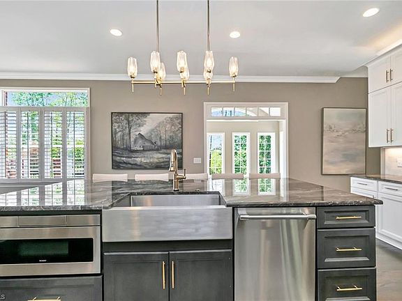 4th image of 1660 Skyland Dr