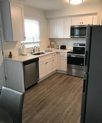 4th image of 304 Coxe Ave