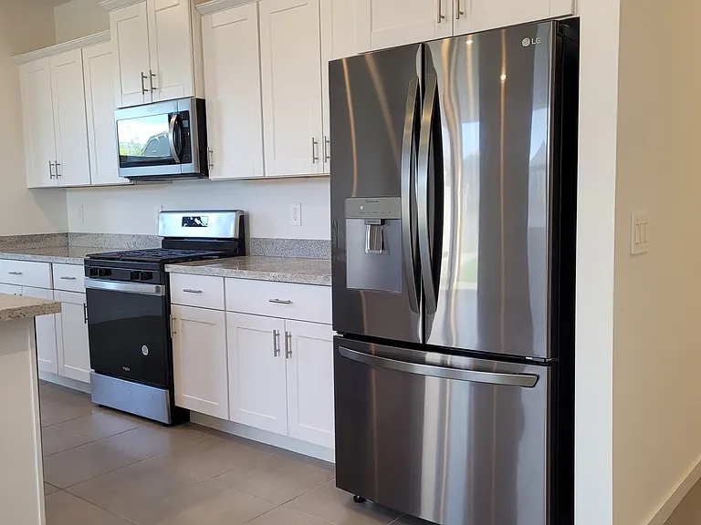 15998 W Smoketree Dr — Photo 8