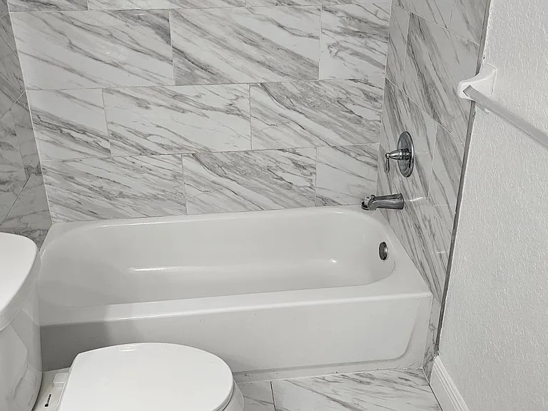 14049 Fairway Island Dr #125 — Photo 6