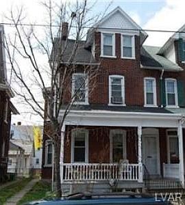 2nd image of 905 N Linden St